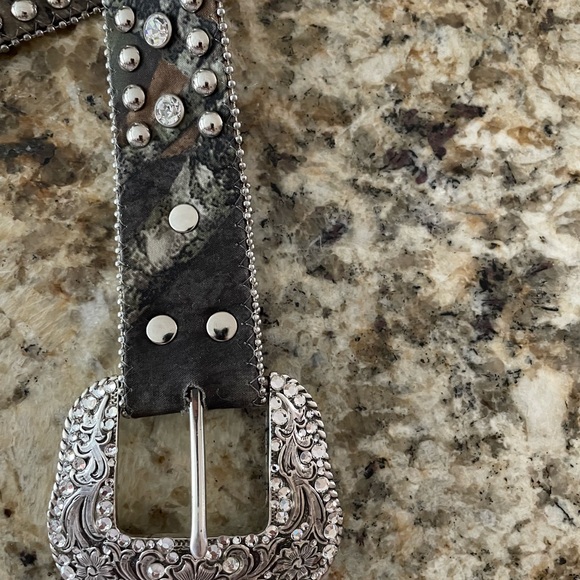 Nocona Camo blinged belt - Picture 2 of 5